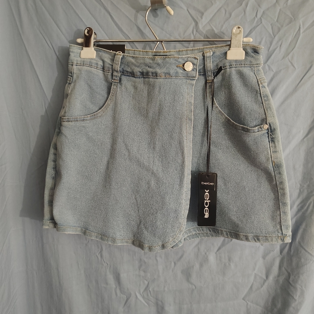 bebe Denim Skort Women's Sz 8/29 Light Wash Jean Skirt Short NWT